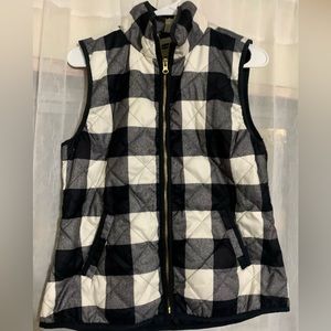 Old navy striped zip up vest size small petite black and white